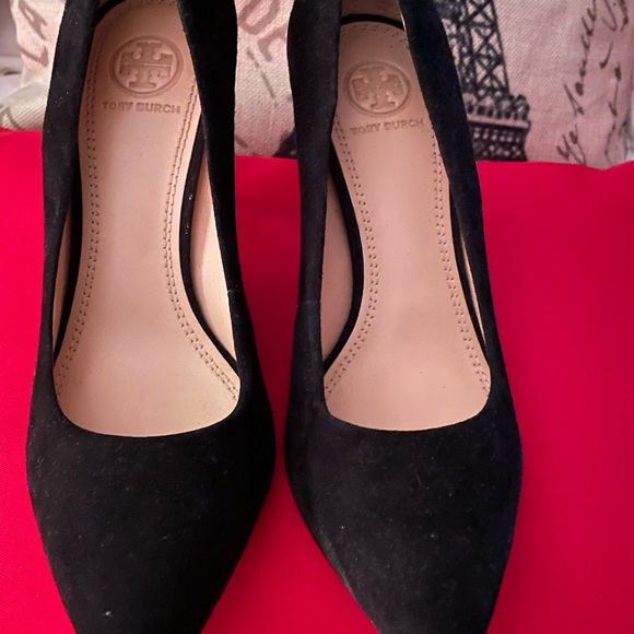 NIB BLK SUEDE TORY BURCH HEELS - Picture 1 of 3